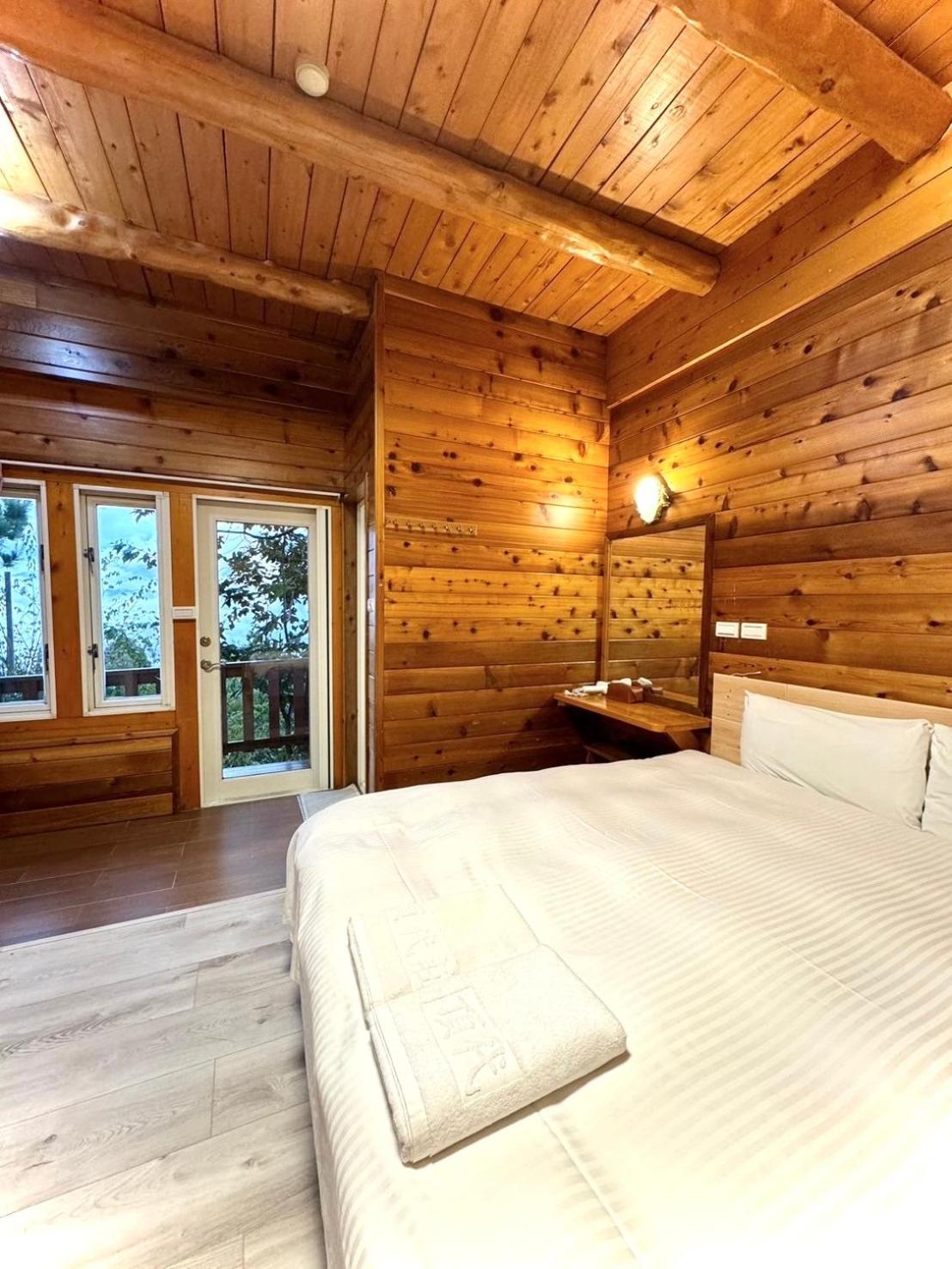 Dingdai Glass Villa Ренай Экстерьер фото
